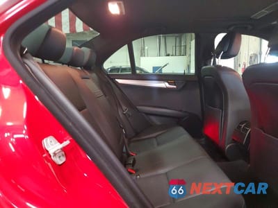 Zdjęcie 10 z 12 samochodu: 2014 MERCEDES-BENZ C 250 VIN:WDDGF4HB6EA929580 - miniatura