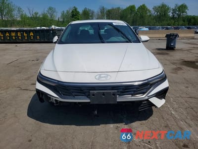 Piąte zdjęcie samochodu w środku: 2024 HYUNDAI ELANTRA SEL VIN:KMHLS4DG4RU712633 - miniatura