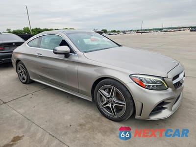 Czwarte zdjęcie samochodu z boku: 2019 MERCEDES-BENZ C 300 4MATIC VIN:WDDWJ8EB1KF860432 - miniatura