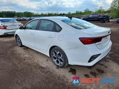 Drugie zdjęcie samochodu z przodu: 2021 KIA FORTE LXS VIN:3KPF24AD7ME410014 - miniatura