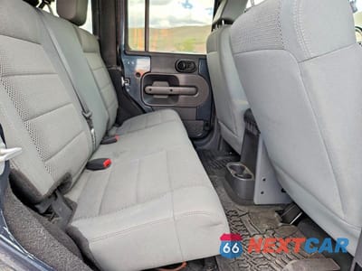 Zdjęcie 11 z 14 samochodu: 2007 JEEP WRANGLER SAHARA VIN:1J4GA59167L123079 - miniatura