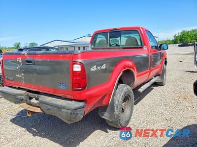 Trzecie zdjęcie samochodu z tyłu: 2001 FORD F250 SUPER DUTY VIN:1FTNF21L91ED11536 - miniatura