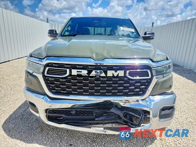 Piąte zdjęcie samochodu w środku: 2026 RAM 1500 BIG HORN VIN:1C6SRFFP5TN255778 - miniatura