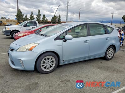 2013 TOYOTA PRIUS V THREE JTDZN3EU2D3264427 - główne zdjęcie licytacji z USA - miniatura