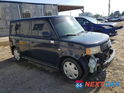 Czwarte zdjęcie samochodu z boku: 2006 TOYOTA SCION XB VIN:JTLKT324864077965 - miniatura
