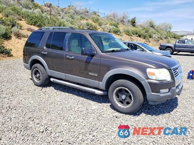 Czwarte zdjęcie samochodu z boku: 2006 FORD EXPLORER XLT VIN:1FMEU73E56UB12431 - miniatura