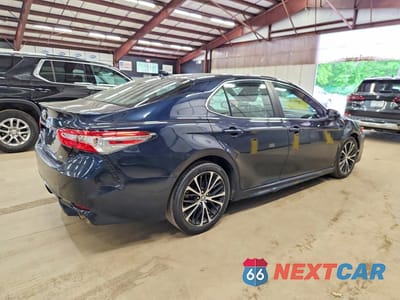 Trzecie zdjęcie samochodu z tyłu: 2020 TOYOTA CAMRY SE VIN:4T1G11AK8LU342743 - miniatura