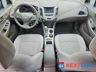 Zdjęcie 8 z 13 samochodu: 2018 CHEVROLET CRUZE LS VIN:1G1BC5SM1J7222271 - miniatura