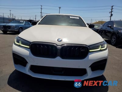 Piąte zdjęcie samochodu w środku: 2021 BMW M5 VIN:WBS83CH00MCF82410 - miniatura