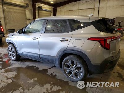 Drugie zdjęcie samochodu z przodu: 2024 KIA SELTOS LX VIN:KNDEPCAA7R7540251 - miniatura