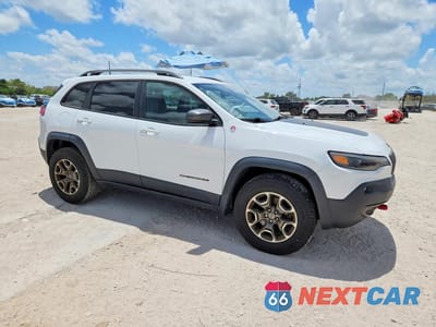 Czwarte zdjęcie samochodu z boku: 2020 JEEP CHEROKEE TRAILHAWK VIN:1C4PJMBX8LD607774 - miniatura
