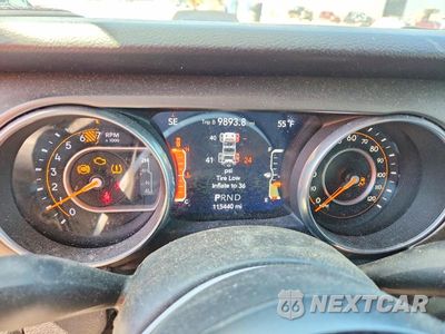 Zdjęcie 9 z 14 samochodu: 2018 JEEP WRANGLER UNLIMITED SPORT VIN:1C4HJXDNXJW198924 - miniatura