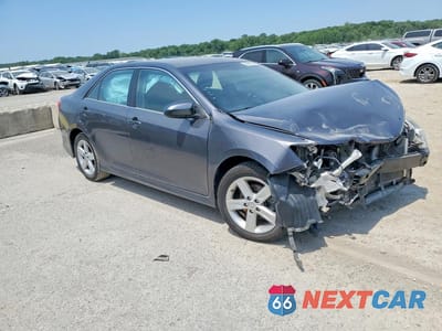 Czwarte zdjęcie samochodu z boku: 2014 TOYOTA CAMRY SE VIN:4T1BF1FK0EU814800 - miniatura