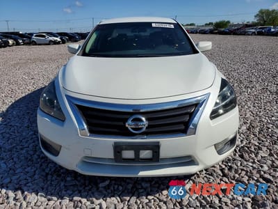 Piąte zdjęcie samochodu w środku: 2014 NISSAN ALTIMA 2.5 S VIN:1N4AL3AP0EN210395 - miniatura