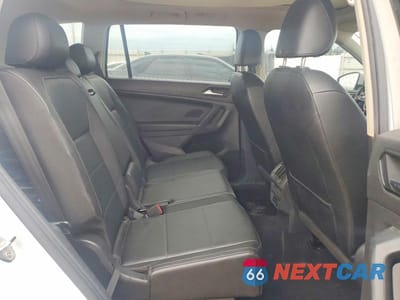 Zdjęcie 11 z 13 samochodu: 2018 VOLKSWAGEN TIGUAN VIN:3VV2B7AX1JM105265 - miniatura