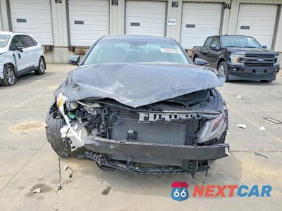 Piąte zdjęcie samochodu w środku: 2019 KIA OPTIMA LX VIN:5XXGT4L39KG335956 - miniatura