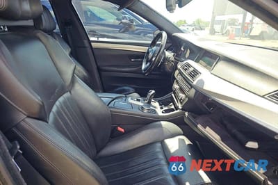 Piąte zdjęcie samochodu w środku: 2016 BMW M5 VIN:WBSFV9C55GD595740 - miniatura