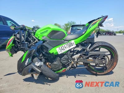 Trzecie zdjęcie samochodu z tyłu: 2024 KAWASAKI EX500 H VIN:ML5EXGH19RDA28244 - miniatura