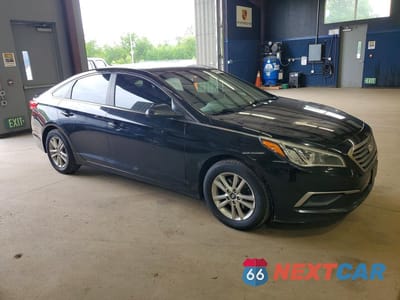 Czwarte zdjęcie samochodu z boku: 2017 HYUNDAI SONATA SE VIN:5NPE24AF0HH535497 - miniatura