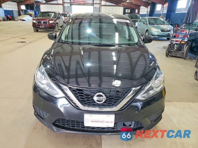 Piąte zdjęcie samochodu w środku: 2019 NISSAN SENTRA S VIN:3N1AB7AP2KY352043 - miniatura