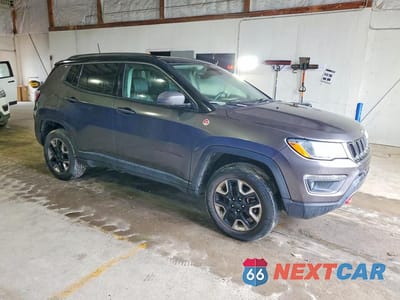 Czwarte zdjęcie samochodu z boku: 2017 JEEP COMPASS TRAILHAWK VIN:3C4NJDDB9HT639840 - miniatura