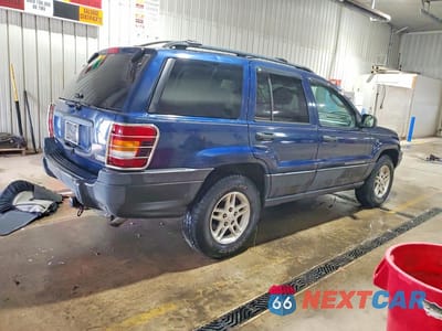Trzecie zdjęcie samochodu z tyłu: 2003 JEEP GRAND CHEROKEE LAREDO VIN:1J4GW48S53C570261 - miniatura