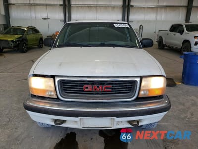 Piąte zdjęcie samochodu w środku: 2000 GMC JIMMY / ENVOY VIN:1GKDT13W8Y2231263 - miniatura