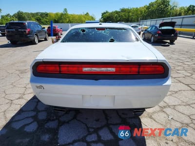 Zdjęcie 6 z 12 samochodu: 2014 DODGE CHALLENGER SXT VIN:2C3CDYAG4EH111637 - miniatura