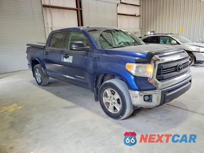 Czwarte zdjęcie samochodu z boku: 2014 TOYOTA TUNDRA CREWMAX SR5 VIN:5TFEM5F15EX068798 - miniatura