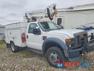 Czwarte zdjęcie samochodu z boku: 2008 FORD F550 SUPER DUTY VIN:1FDAF57RX8EE22310 - miniatura