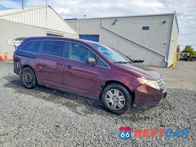Czwarte zdjęcie samochodu z boku: 2013 HONDA ODYSSEY LX VIN:5FNRL5H29DB028422 - miniatura