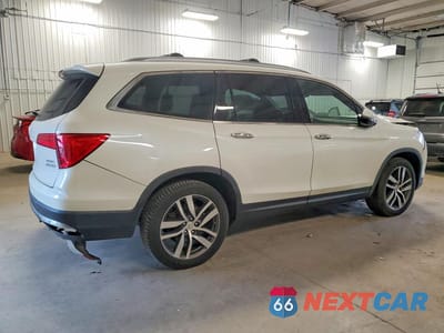 Trzecie zdjęcie samochodu z tyłu: 2017 HONDA PILOT ELITE VIN:5FNYF6H09HB011133 - miniatura