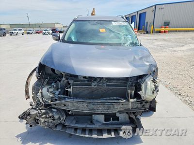 Piąte zdjęcie samochodu w środku: 2015 NISSAN ROGUE SV VIN:5N1AT2MT9FC915007 - miniatura