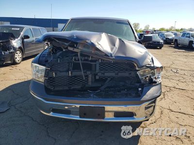 Piąte zdjęcie samochodu w środku: 2016 RAM 1500 SLT VIN:1C6RR6LG2GS317230 - miniatura