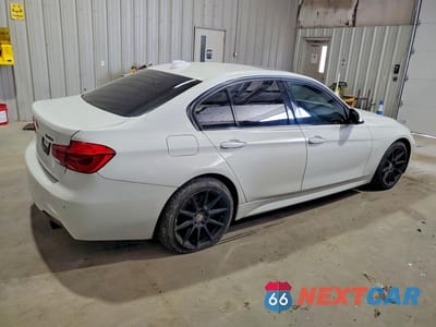 Trzecie zdjęcie samochodu z tyłu: 2017 BMW 340 XI VIN:WBA8B7C32HA190091 - miniatura