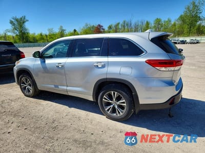 Drugie zdjęcie samochodu z przodu: 2017 TOYOTA HIGHLANDER LE PLUS VIN:5TDBZRFH7HS381385 - miniatura