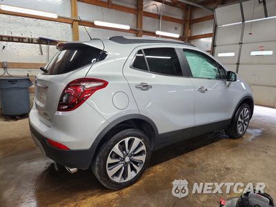 Trzecie zdjęcie samochodu z tyłu: 2022 BUICK ENCORE PREFERRED VIN:KL4CJESM6NB569206 - miniatura
