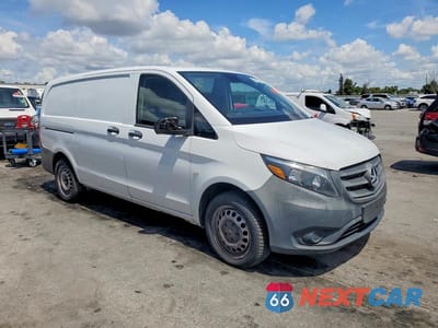 Czwarte zdjęcie samochodu z boku: 2017 MERCEDES-BENZ METRIS VIN:WD3PG2EA1H3228696 - miniatura