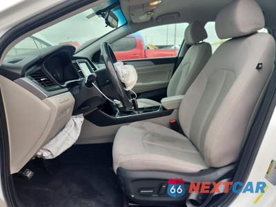 Zdjęcie 7 z 12 samochodu: 2019 HYUNDAI SONATA SEL VIN:5NPE34AF2KH775106 - miniatura