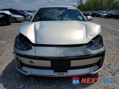 Piąte zdjęcie samochodu w środku: 2024 HYUNDAI IONIQ 6 SEL VIN:KMHM34AC8RA055551 - miniatura