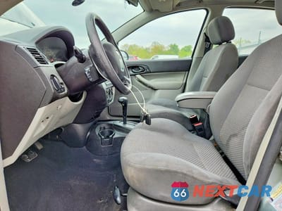 Zdjęcie 7 z 12 samochodu: 2005 FORD FOCUS VIN:3FAFP37N85R118173 - miniatura
