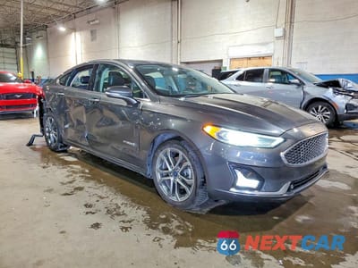 Czwarte zdjęcie samochodu z boku: 2019 FORD FUSION TITANIUM VIN:3FA6P0RU2KR236296 - miniatura