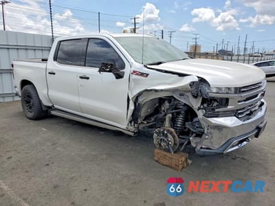 Czwarte zdjęcie samochodu z boku: 2020 CHEVROLET SILVERADO K1500 LTZ VIN:1GCUYGED8LZ236815 - miniatura