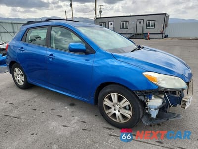 Czwarte zdjęcie samochodu z boku: 2009 TOYOTA MATRIX BASE VIN:2T1KU40E19C022608 - miniatura