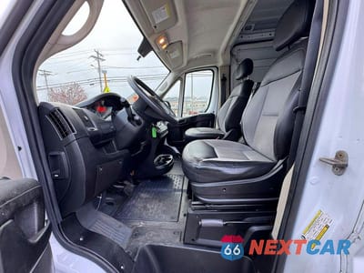 Piąte zdjęcie samochodu w środku: 2019 RAM PROMASTER 2500 2500 HIGH VIN:3C6TRVCG7KE562875 - miniatura