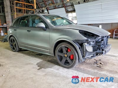 Czwarte zdjęcie samochodu z boku: 2018 PORSCHE CAYENNE GTS VIN:WP1AD2A27JLA80755 - miniatura