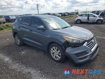 Czwarte zdjęcie samochodu z boku: 2019 HYUNDAI TUCSON SE VIN:KM8J23A47KU897326 - miniatura