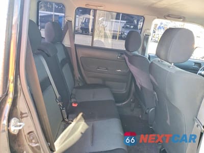 Zdjęcie 11 z 13 samochodu: 2006 TOYOTA SCION XB VIN:JTLKT324X64121741 - miniatura