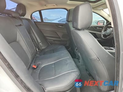 Zdjęcie 10 z 12 samochodu: 2017 JAGUAR XE PREMIUM VIN:SAJAJ4BV8HA964239 - miniatura