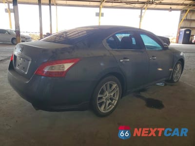 Trzecie zdjęcie samochodu z tyłu: 2009 NISSAN MAXIMA 3.5 S VIN:1N4AA51E39C803511 - miniatura